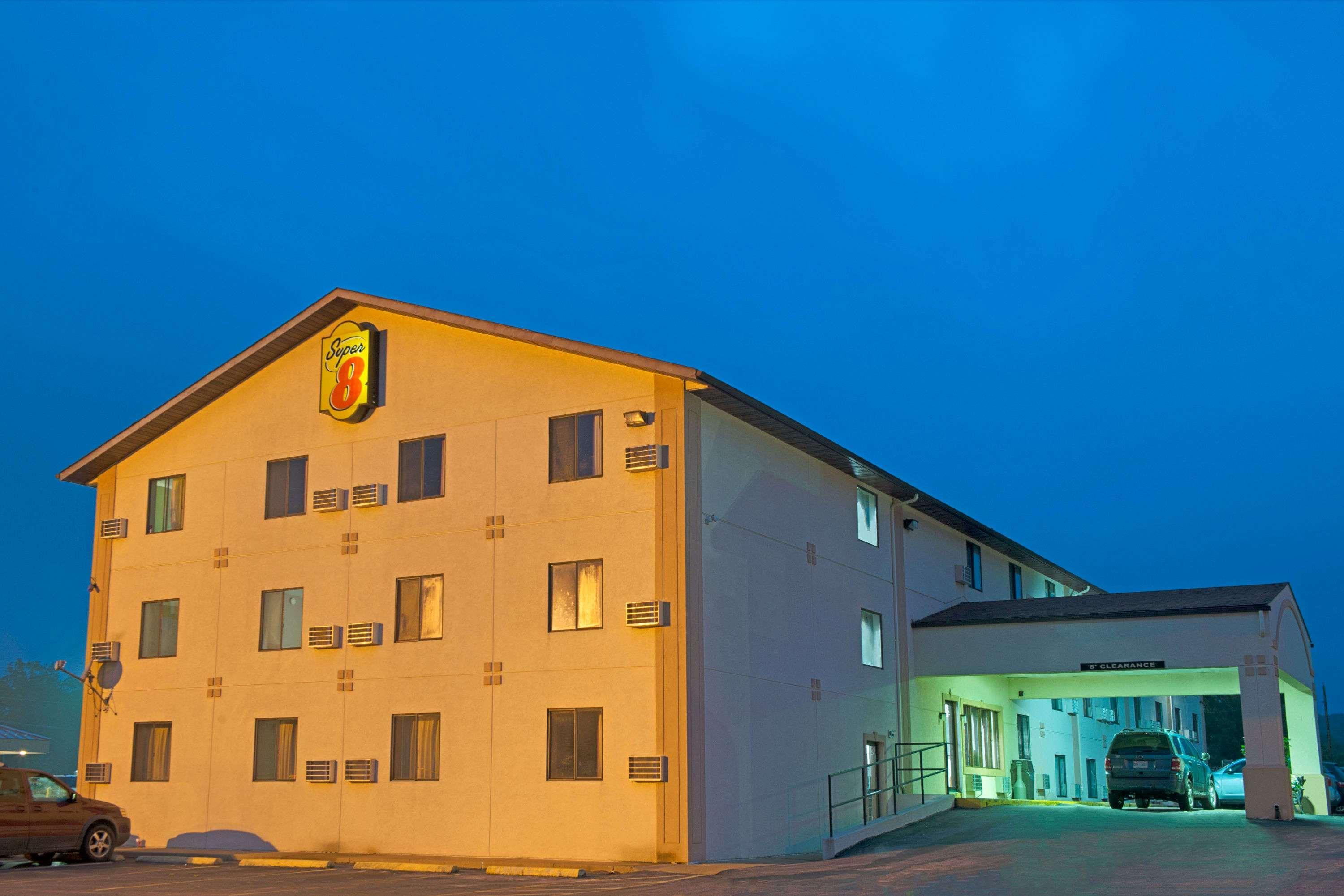 Hotel Super 8 By Wyndham Eureka/Six Flags Nearby Exterior foto